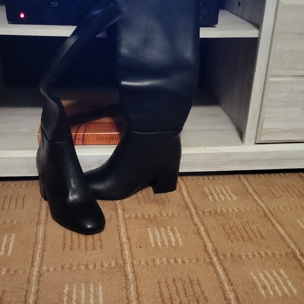 Soho Black Heeled Boots for Women